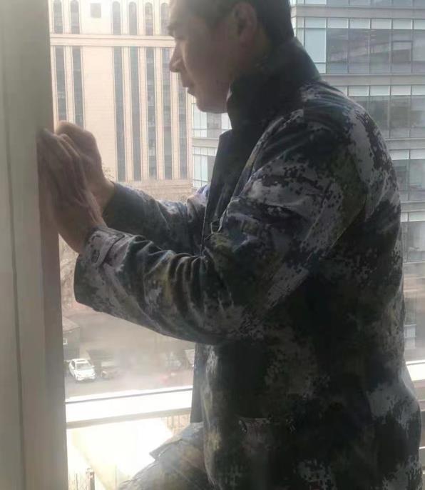 幕墻窗戶五金件維修現場-開啟件更換