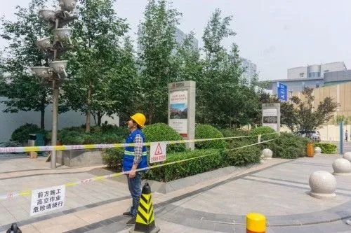 破損幕墻玻璃拆除